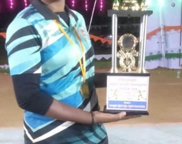 selected national level throwball match
