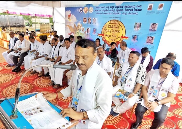 Kasaragod: A tribute to the pinnacle of achievement: Awards presented to Kannada students at Subbaiah Katte School