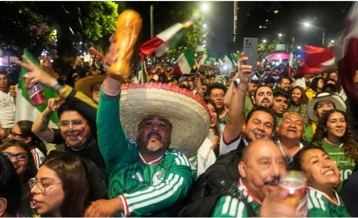 Friday is a good day for the home teams | Mexico is the first team to advance to the knockout stages